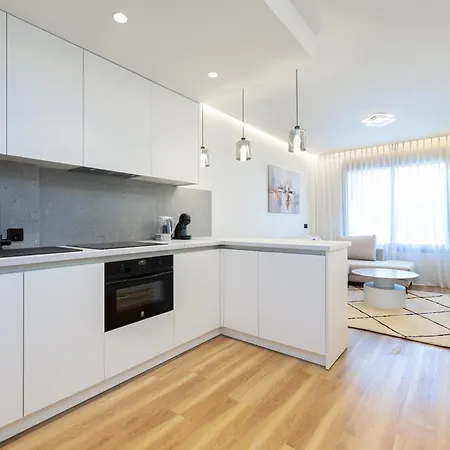 דירה And Apartment, 100mts From The אסטפונה