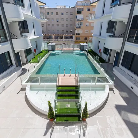 And Apartment, 100mts From The Apartment